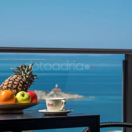 Seaview Penthouse Milano Apartman *