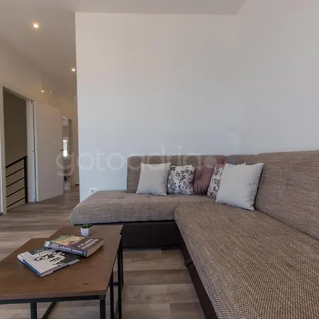 Seaview Penthouse Milano 아파트